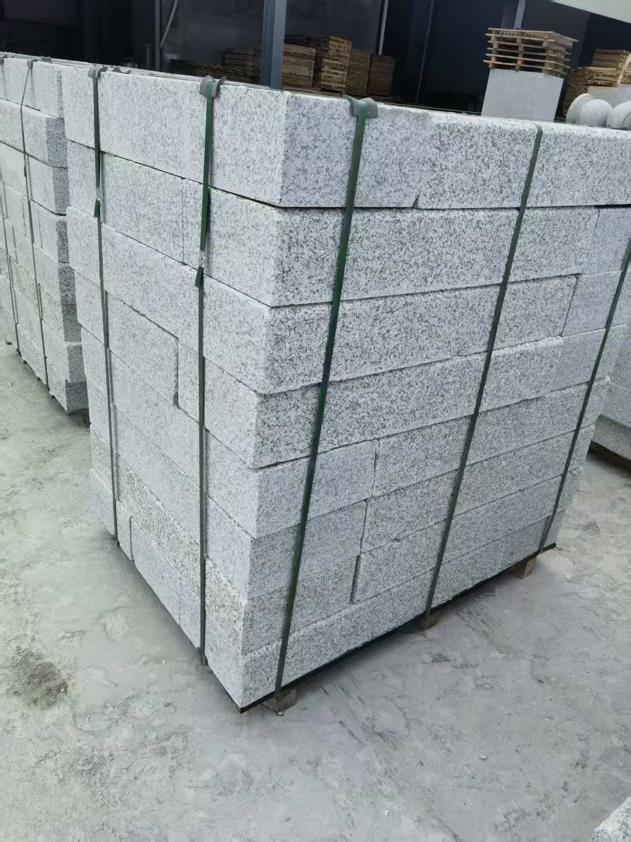 周口 芙蓉白火烧两面路沿石