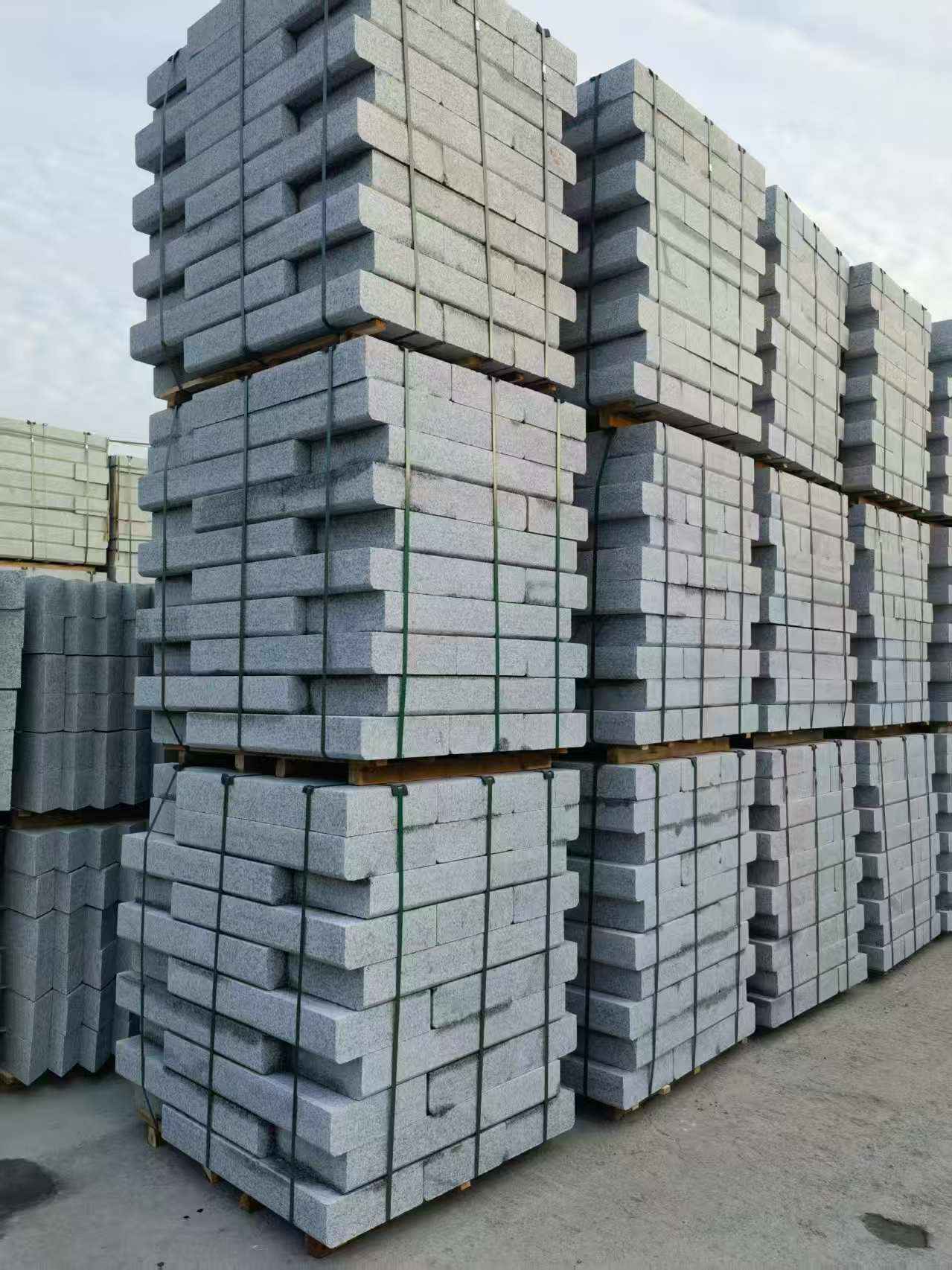 周口 路沿石（路侧石），颜色一致，尺寸标准