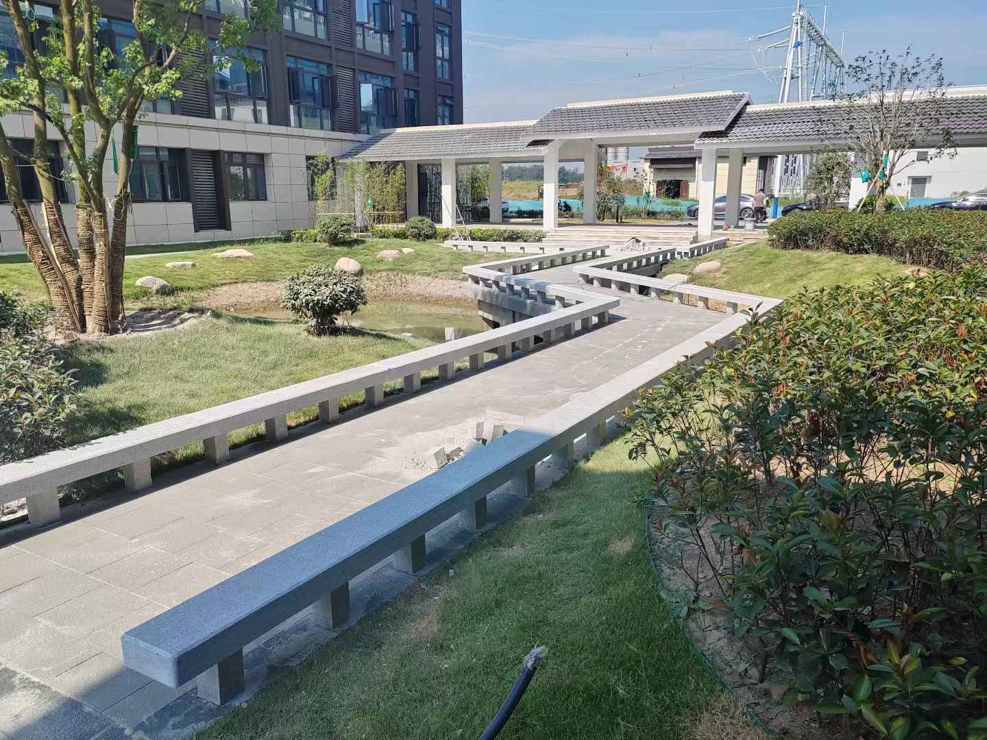 周口 芝麻灰小区坐凳&栏杆安装效果