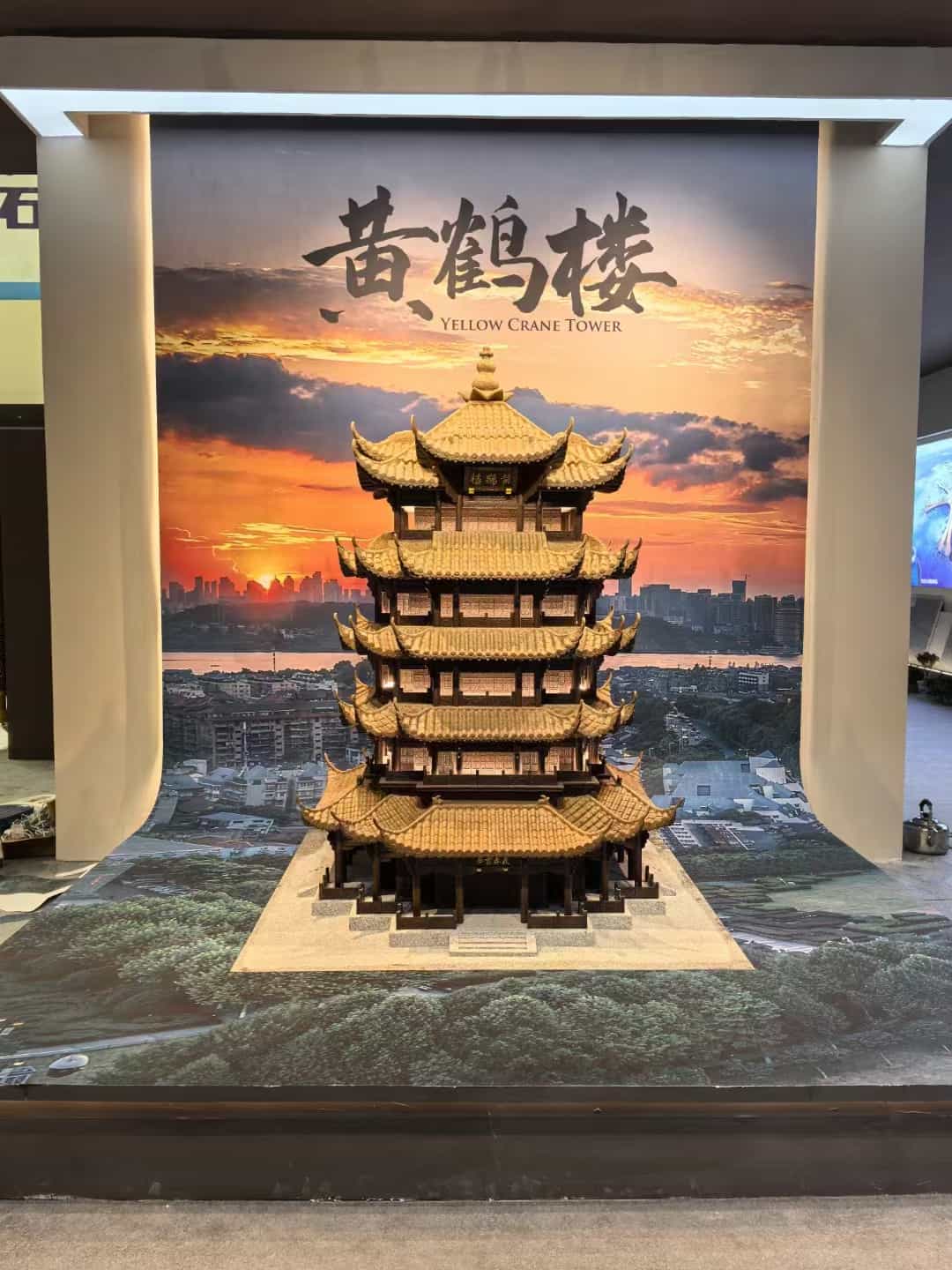 周口仿古石文创作品-黄鹤楼