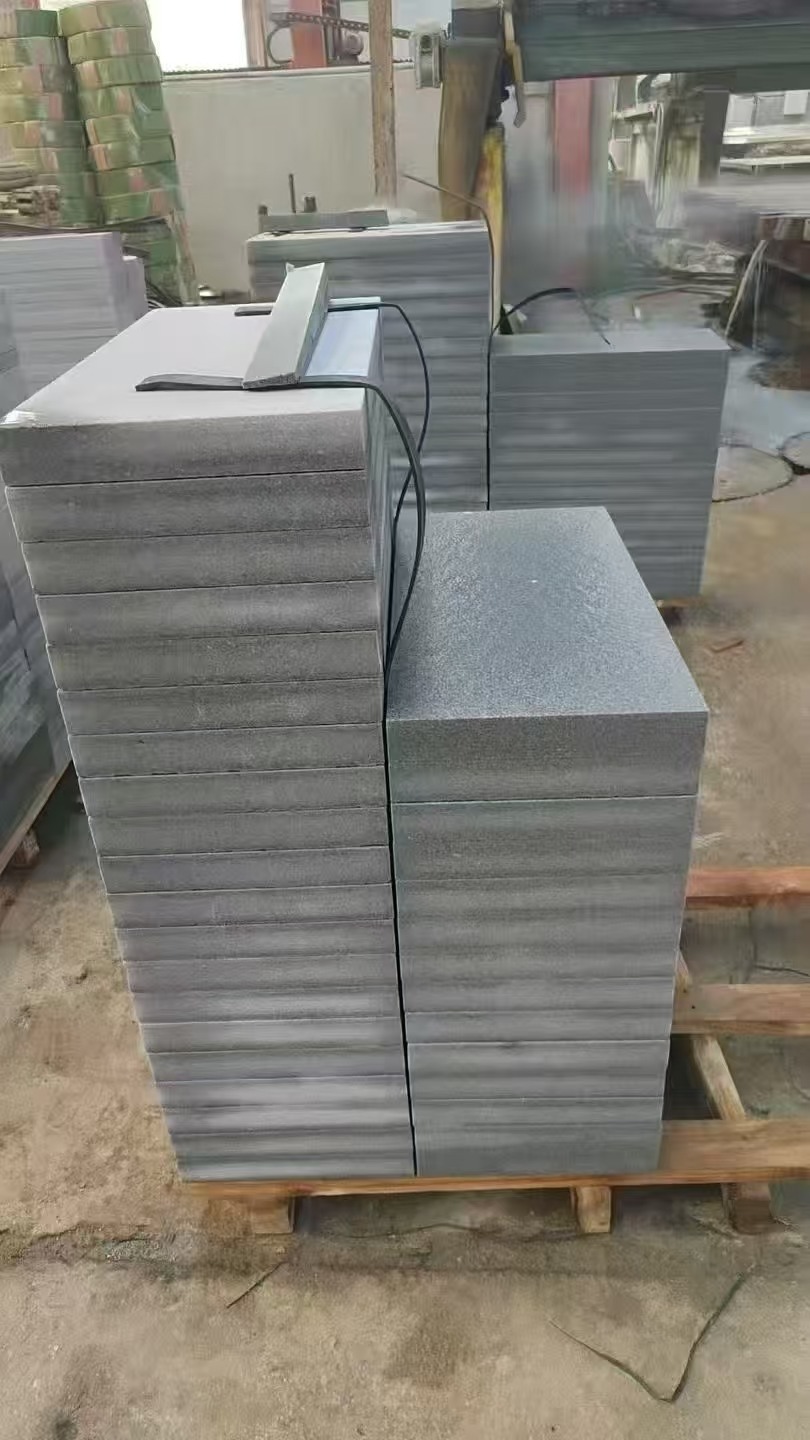 周口 芝麻灰火烧面300*600*50地铺石材