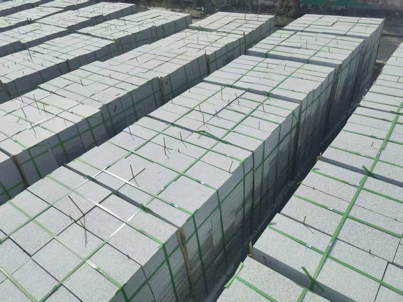 周口 芝麻白1.8公分火烧300*600地铺，清仓大甩卖