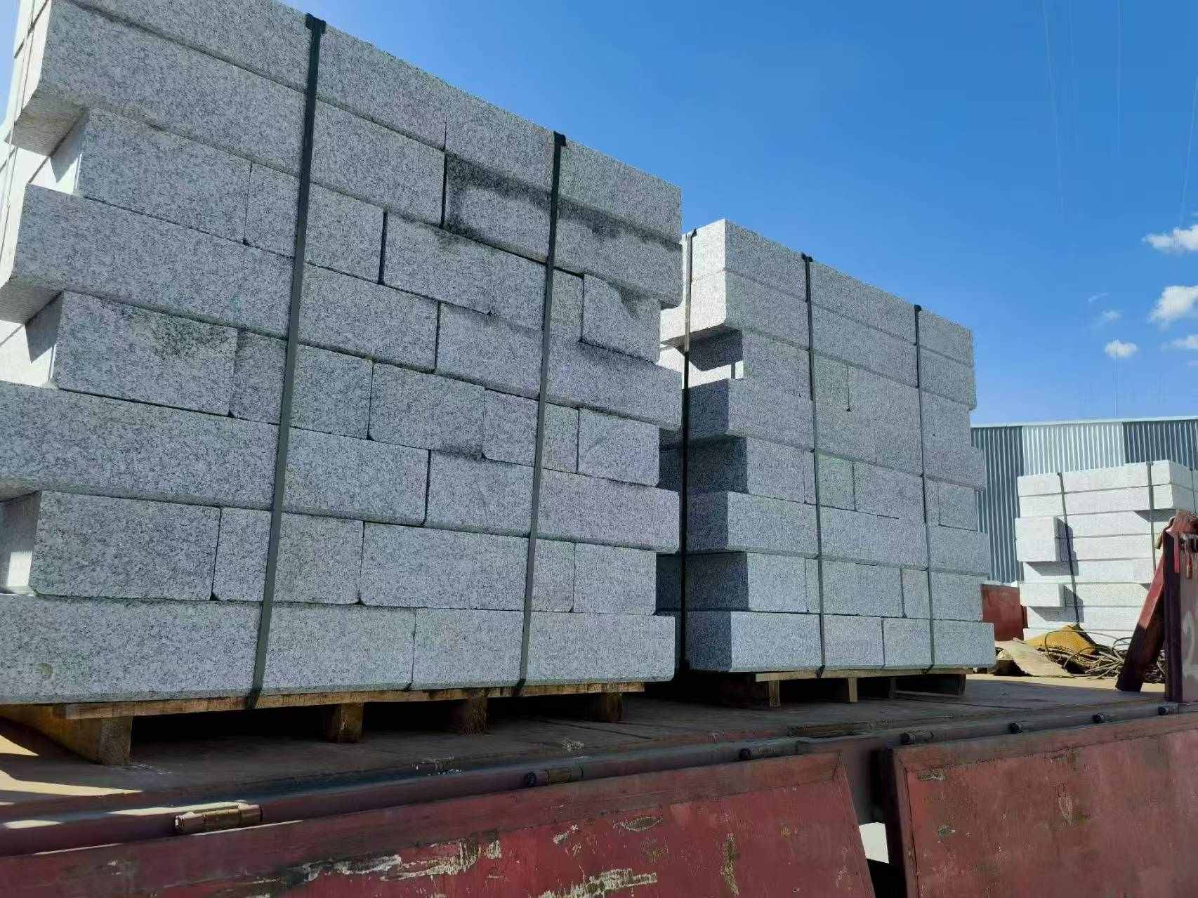 周口 路沿石装车出货