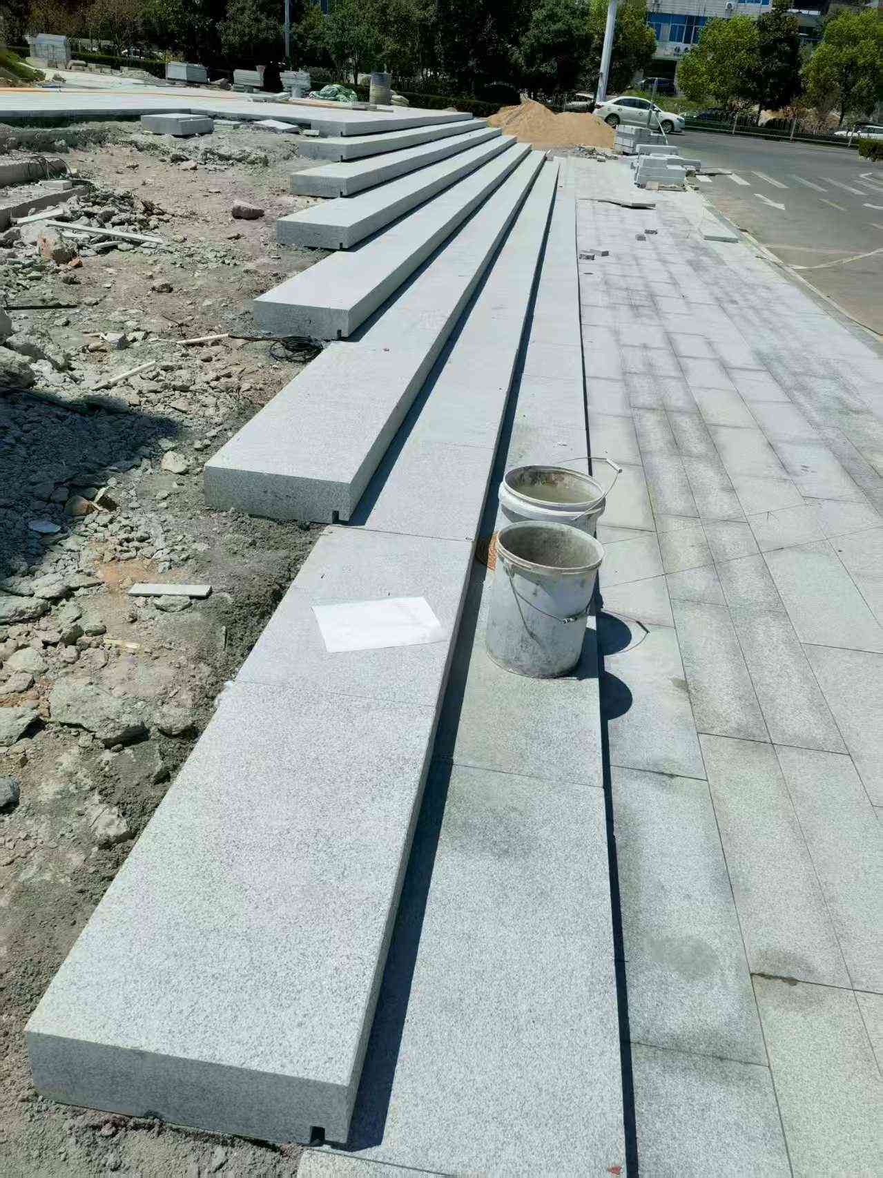 周口 芝麻白整石台阶，施工现场