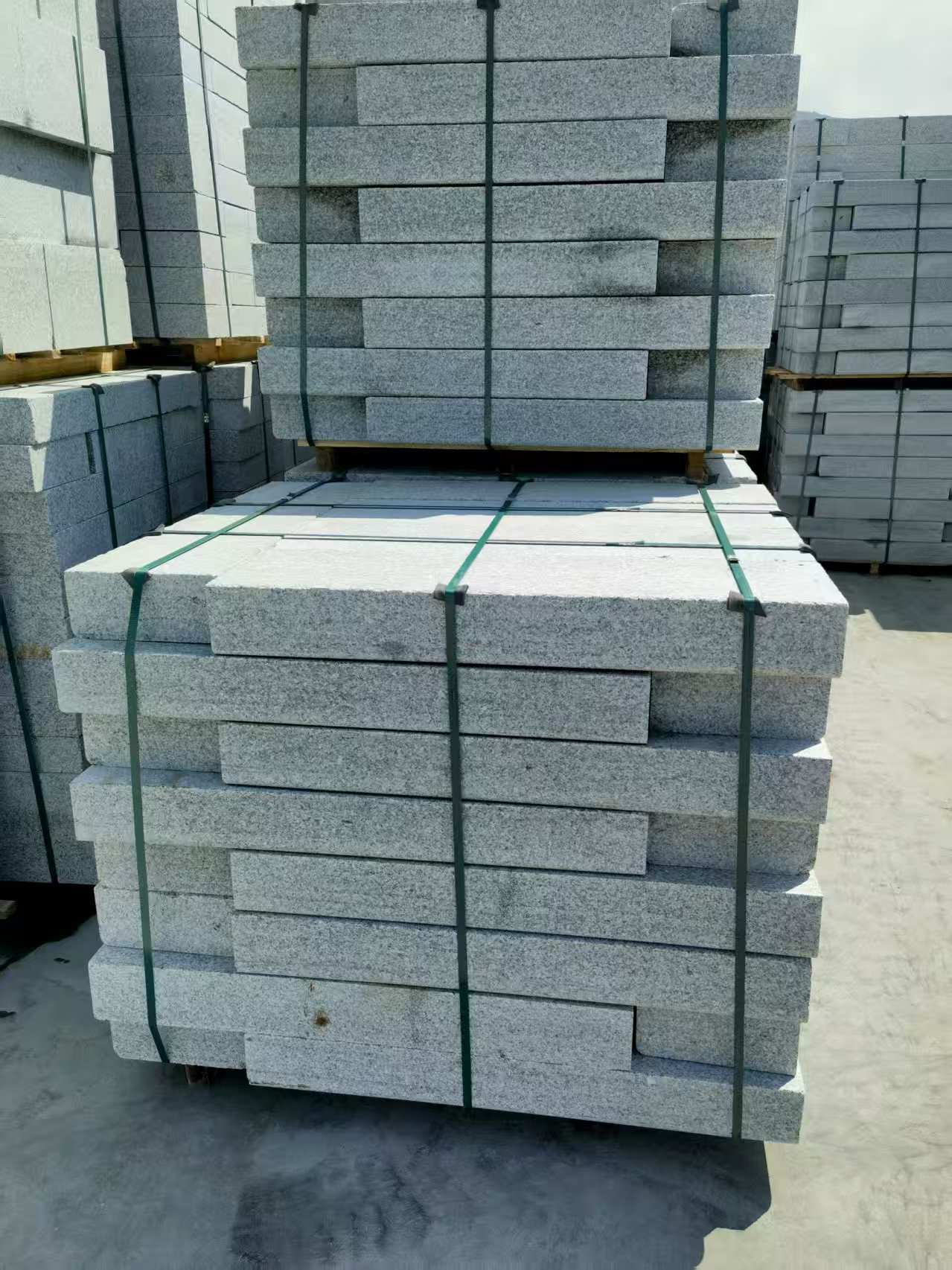 周口 芙蓉白花岗岩路沿石、平石尺寸标准，色泽均匀