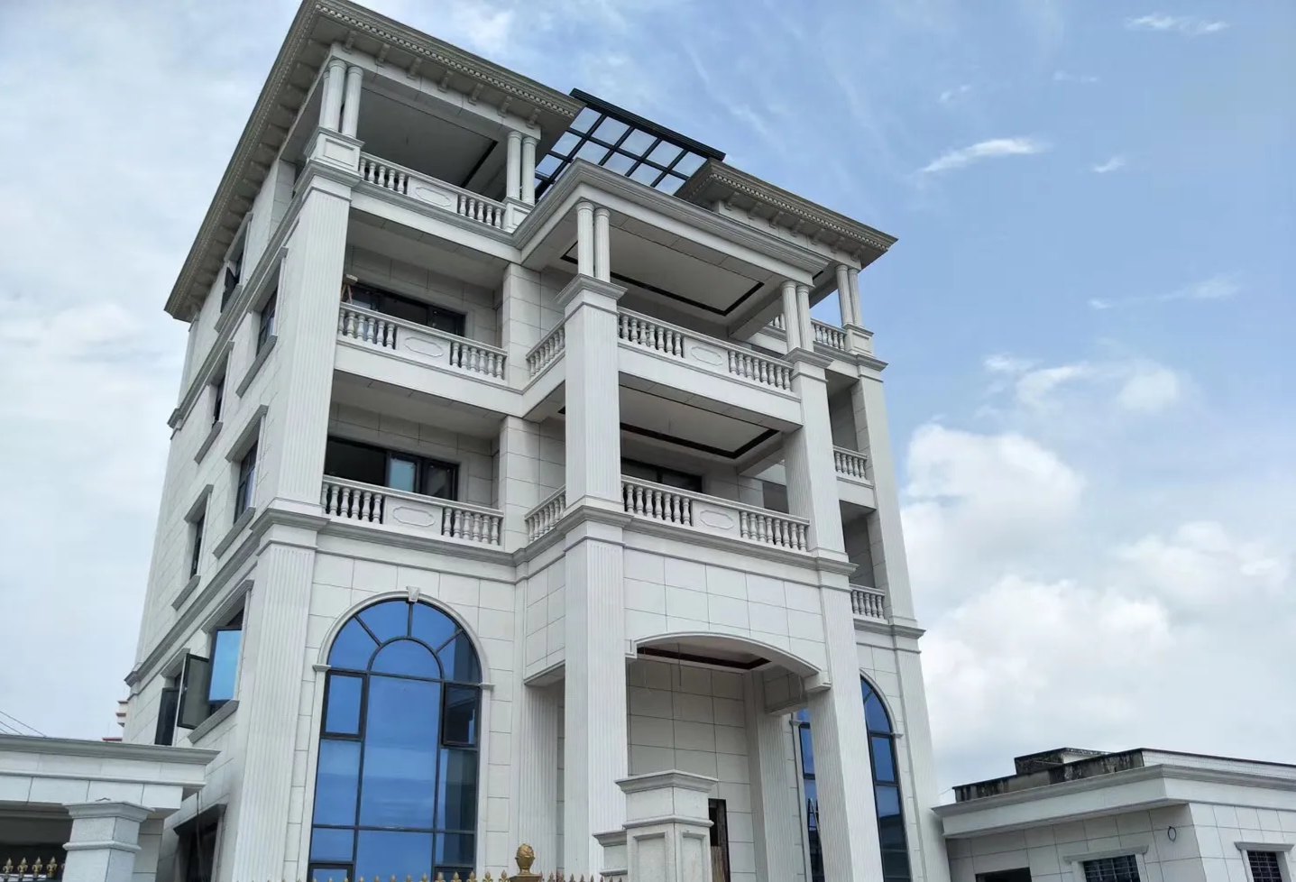 周口芝麻白别墅干挂效果展示