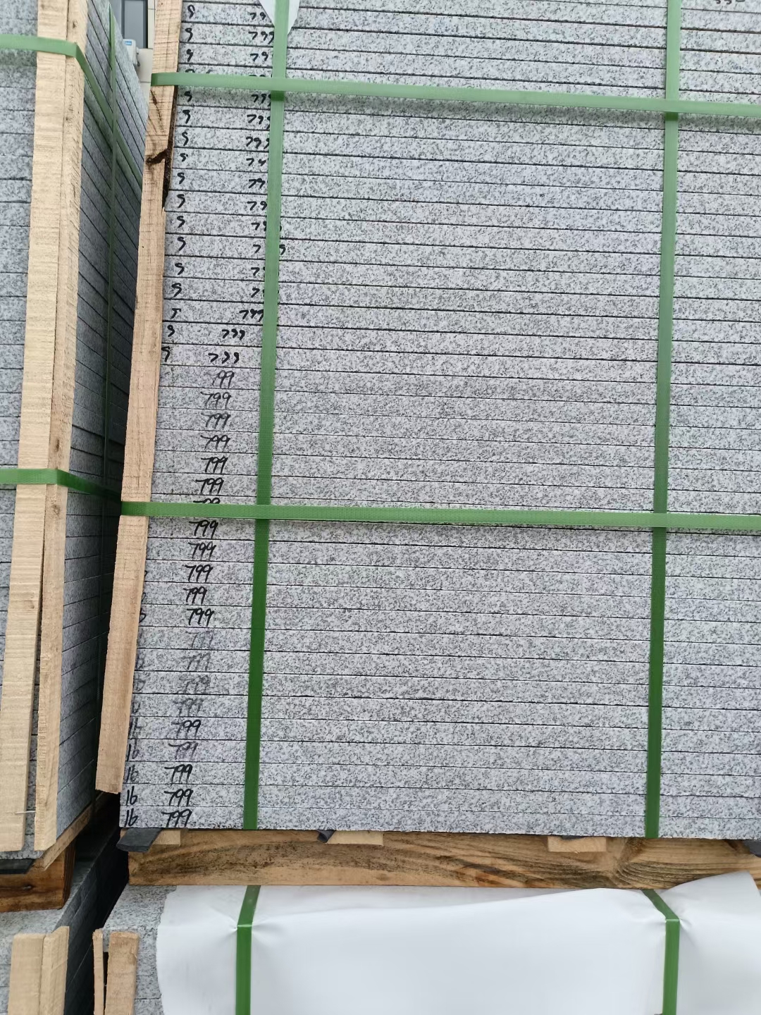 周口 芝麻白石材地铺做法